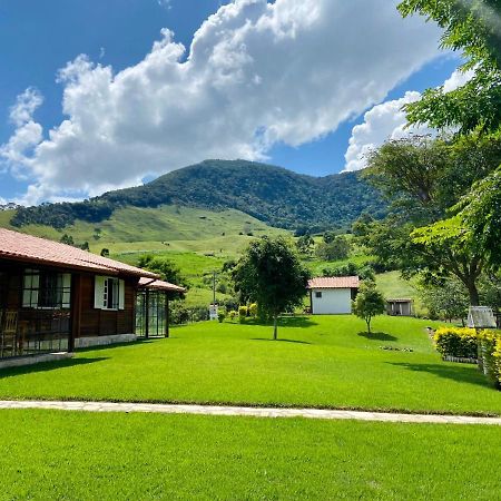 Villa Quinta Do Papagaio Pouso Alto Esterno foto